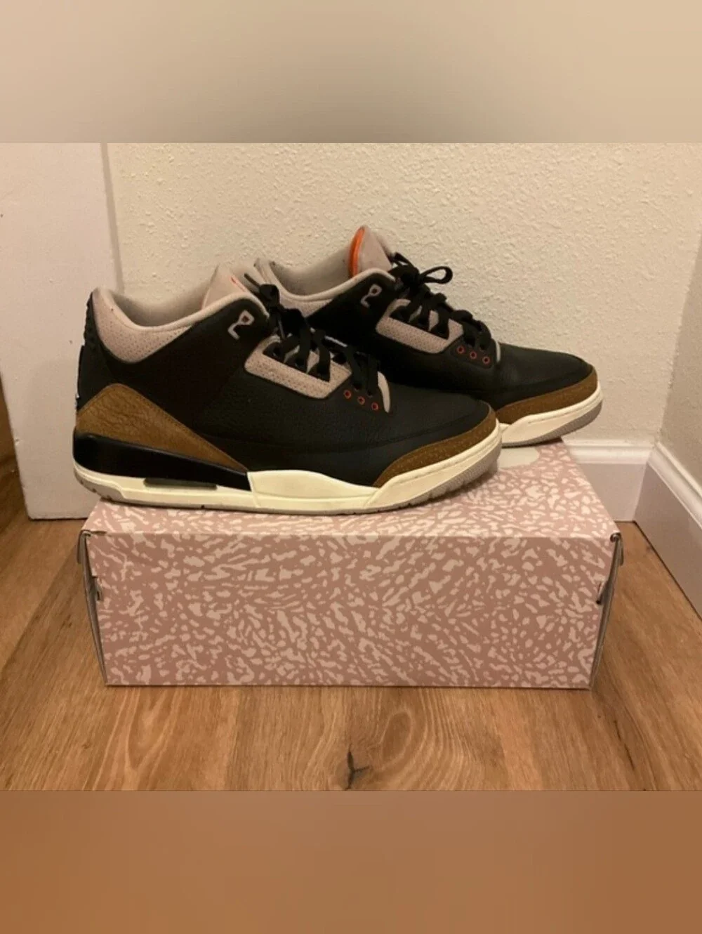 Men's Black and Brown Jordan 3 Retro Leather Sneakers - Unbranded